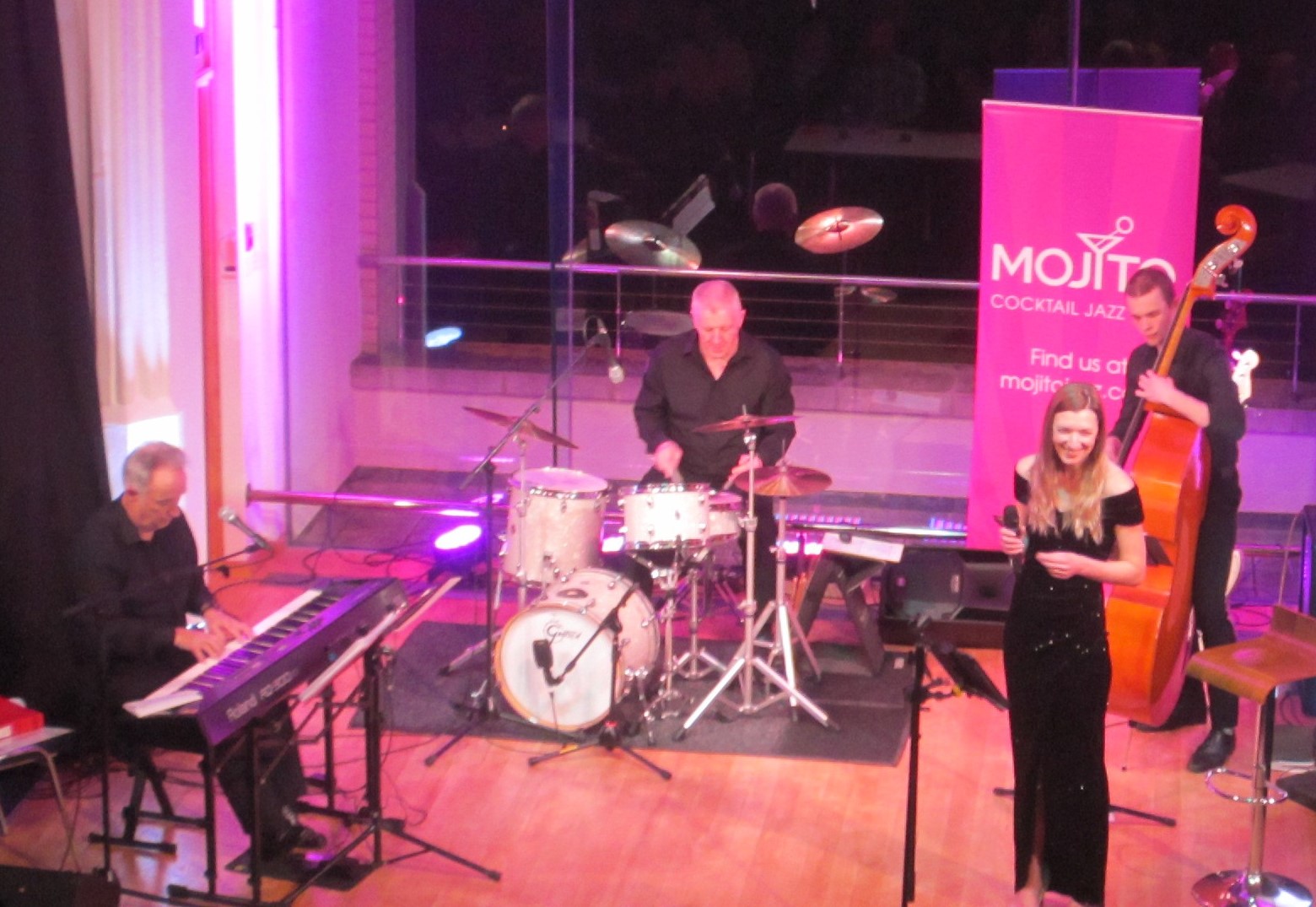 22 November: Gallery Bar Special – Mojito Jazz Trio with Emma Watson